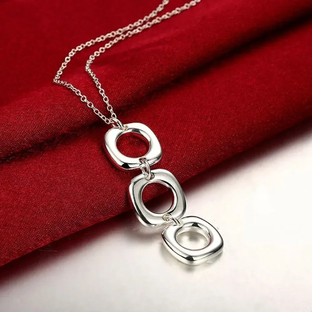 The Tibetan Trio Pendant necklace in 925